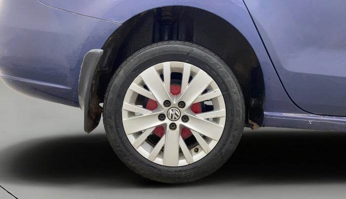 2015 Volkswagen Vento HIGHLINE PLUS 1.2 AT 16 ALLOY, Petrol, Automatic, 76,519 km, Right Rear Wheel