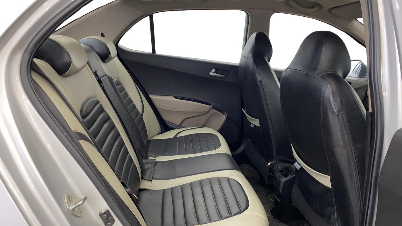 2015 Hyundai Xcent S 1.2, Petrol, Manual, 40,345 km, Right Side Rear Door Cabin