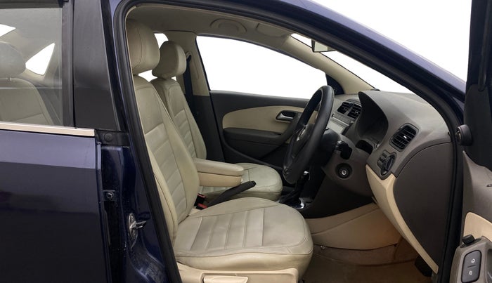 2014 Volkswagen Vento COMFORTLINE TSI AT PETROL, Petrol, Automatic, 87,261 km, Right Side Front Door Cabin