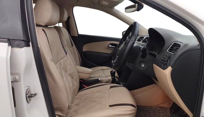 2017 Volkswagen Ameo HIGHLINE1.2L PLUS 16 ALLOY, Petrol, Manual, 95,740 km, Right Side Front Door Cabin