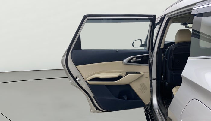 2022 KIA CARENS LUXURY PLUS 1.4 PETROL 6 STR, Petrol, Manual, 80,093 km, LHS Rear Door