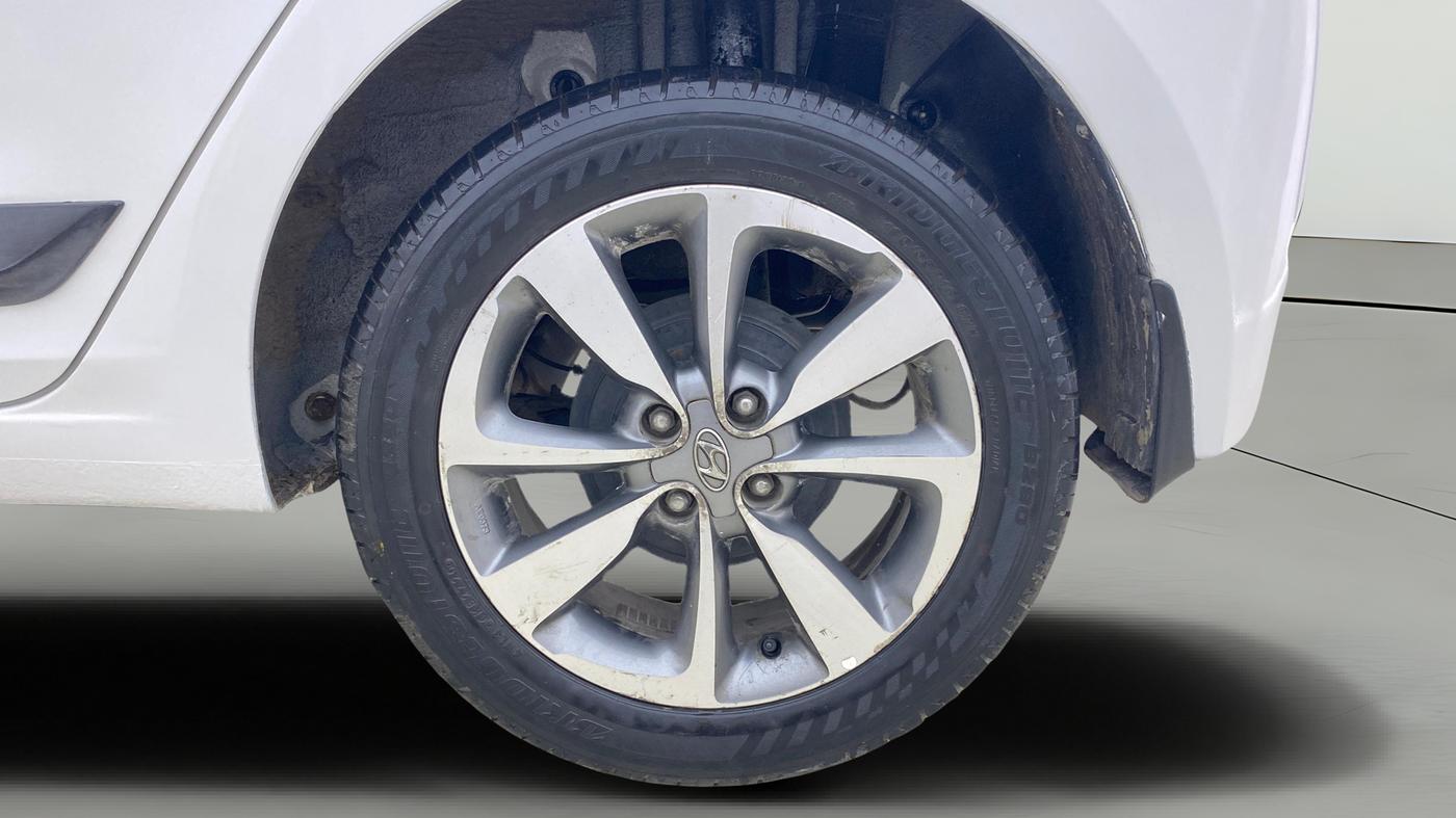 2016 Hyundai Elite i20 ASTA 1.2 (O), Petrol, Manual, 1,12,943 km, Left Rear Wheel