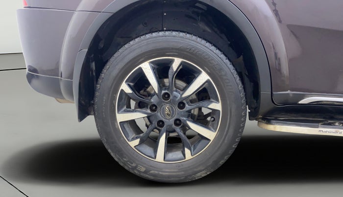 2018 Mahindra XUV500 W11, Diesel, Manual, 48,357 km, Right Rear Wheel