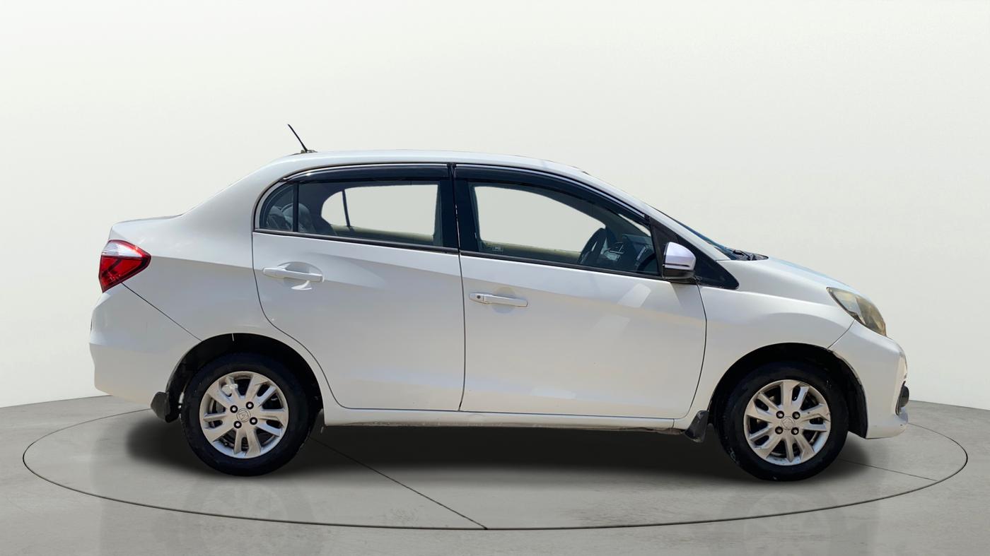 2017 Honda Amaze 1.5L I-DTEC VX, Diesel, Manual, 1,17,616 km, Right Side View