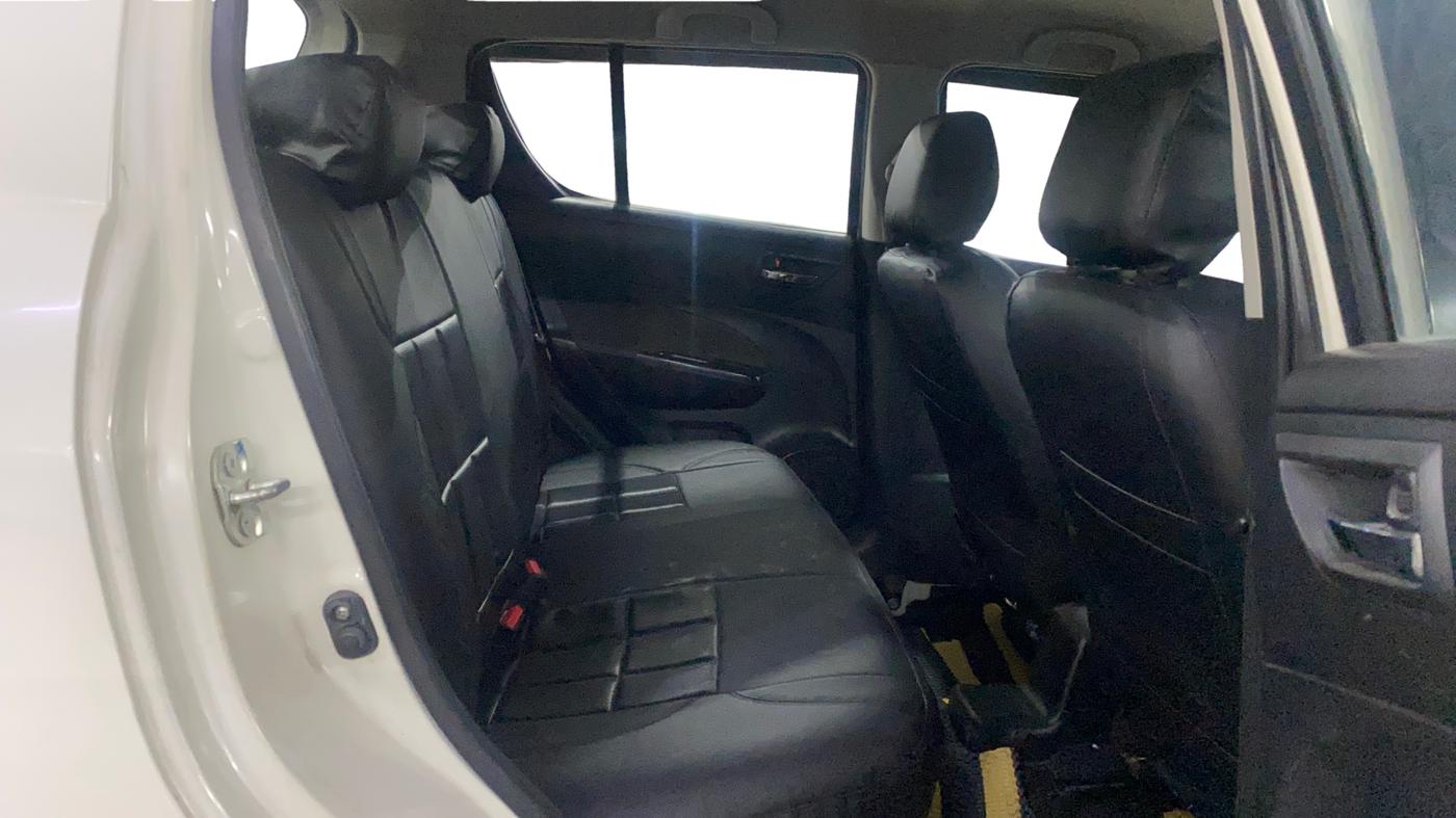 2015 Maruti Swift VXI, CNG, Manual, 88,487 km, Right Side Rear Door Cabin