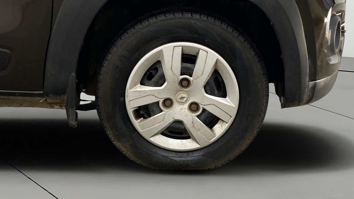 2018 Renault Kwid RXT 0.8 (O), Petrol, Manual, 64,218 km, Right Front Wheel