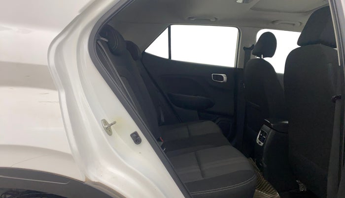 2019 Hyundai VENUE SX 1.0 TURBO, Petrol, Manual, 72,170 km, Right Side Rear Door Cabin