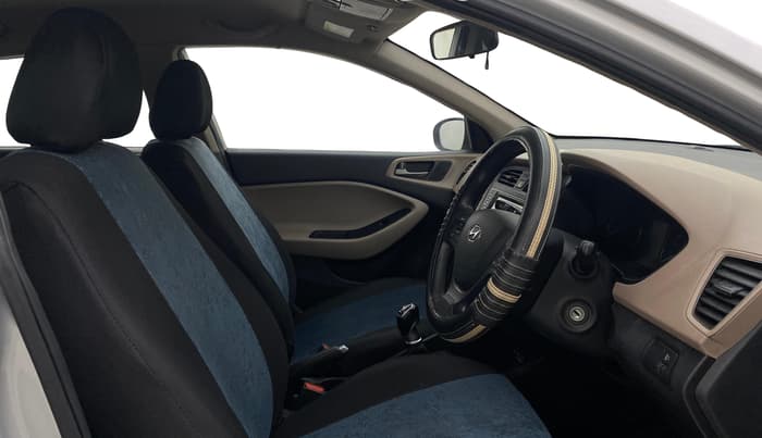 2017 Hyundai Elite i20 ASTA 1.4 CRDI, Diesel, Manual, 1,09,746 km, Right Side Front Door Cabin