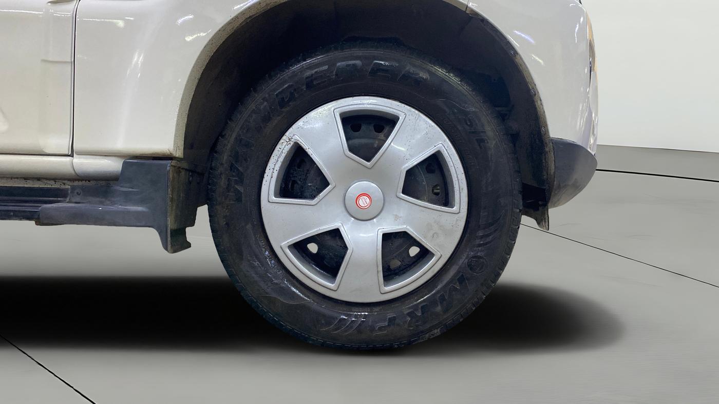 2018 Mahindra Scorpio S7, Diesel, Manual, 30,082 km, Right Front Wheel
