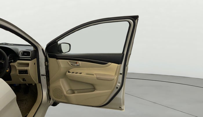 2014 Maruti Ciaz VXI, Petrol, Manual, 50,619 km, RHS Front Door