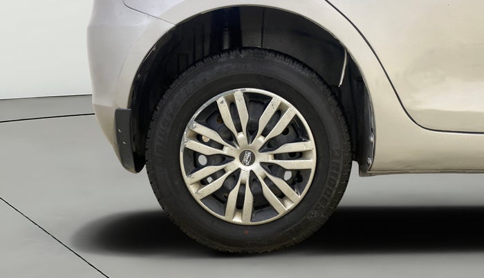 2014 Maruti Swift VXI, Petrol, Manual, 48,783 km, Right Rear Wheel