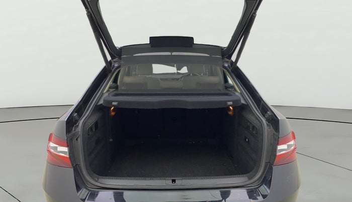 2016 Skoda Superb L&K 1.8 TSI AT, Petrol, Automatic, 70,037 km, Boot Open Zoomed View