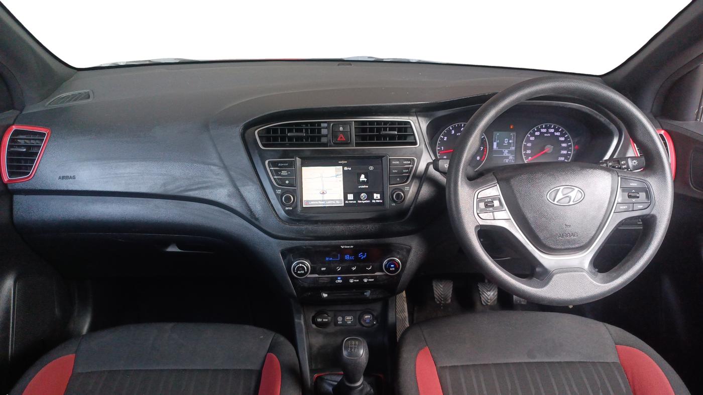 2018 Hyundai Elite i20 ASTA 1.2 DUAL TONE, Petrol, Manual, 17,211 km, Dashboard