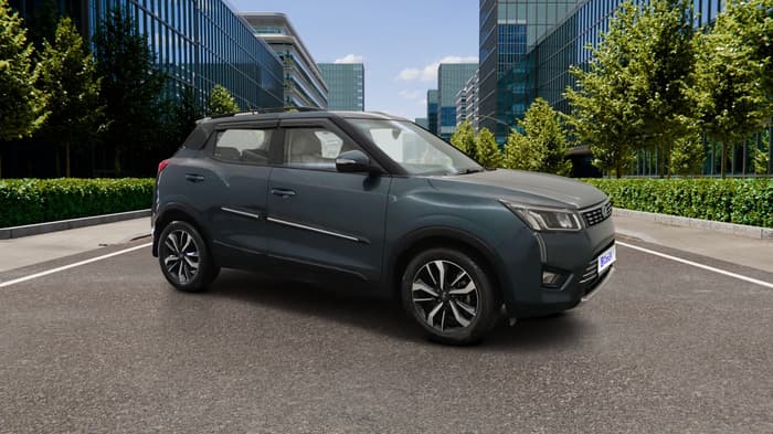 2020 Mahindra XUV300 W8 (O) 1.2 PETROL, Petrol, Manual, 22,925 km, Right Front Diagonal