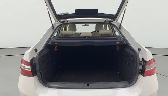 2018 Skoda Superb STYLE 1.8 TSI AT, Petrol, Automatic, 65,647 km, Boot Open Zoomed View