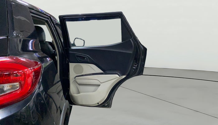 2022 Mahindra XUV300 W4 1.2 PETROL, Petrol, Manual, 26,197 km, RHS Rear Door