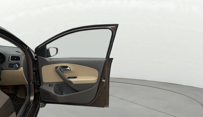 2017 Volkswagen Vento 1.2 TSI HIGHLINE PLUS AT, Petrol, Automatic, 43,250 km, RHS Front Door