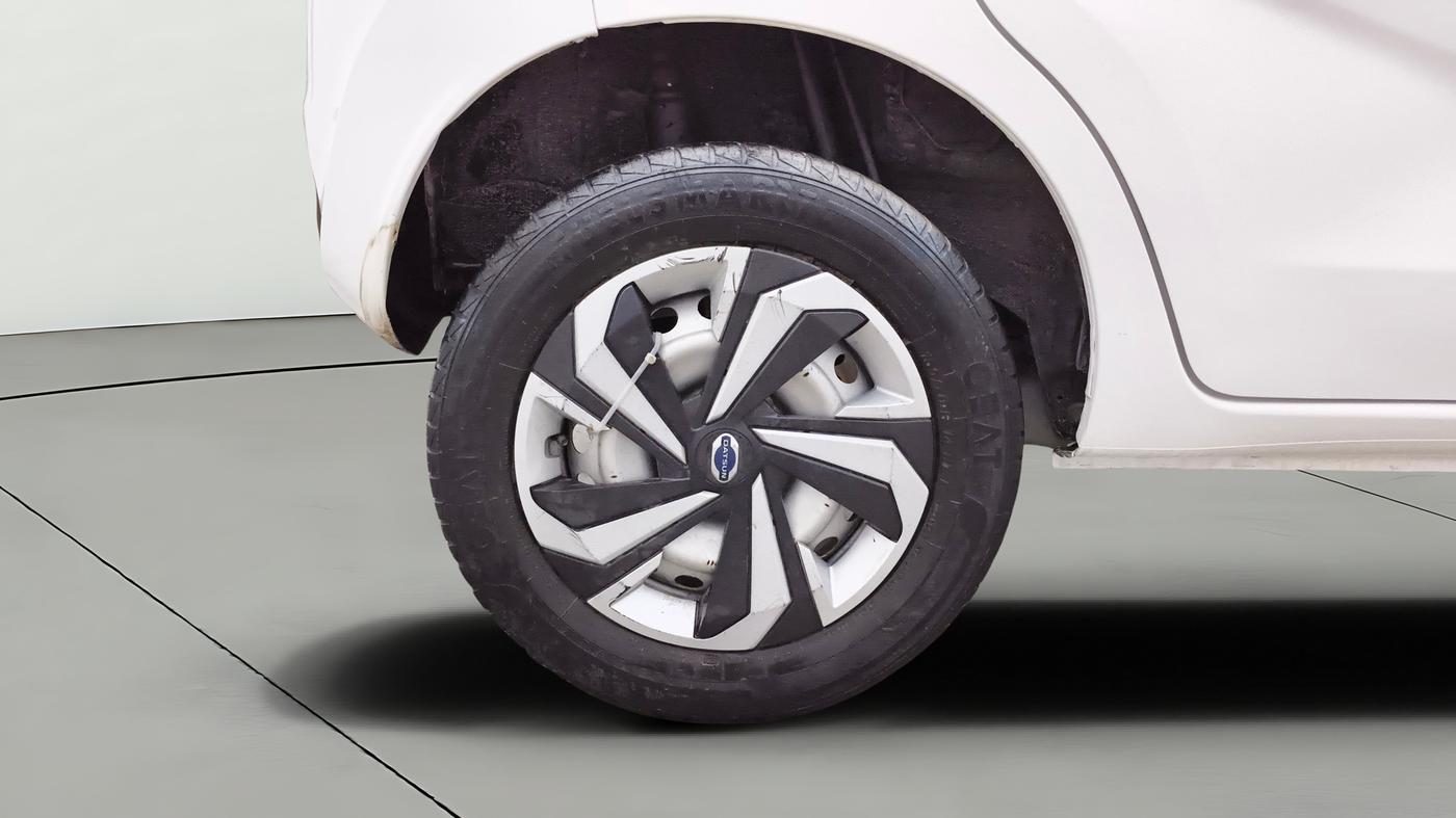 2021 Datsun Redi Go A, Petrol, Manual, 92,349 km, Right Rear Wheel