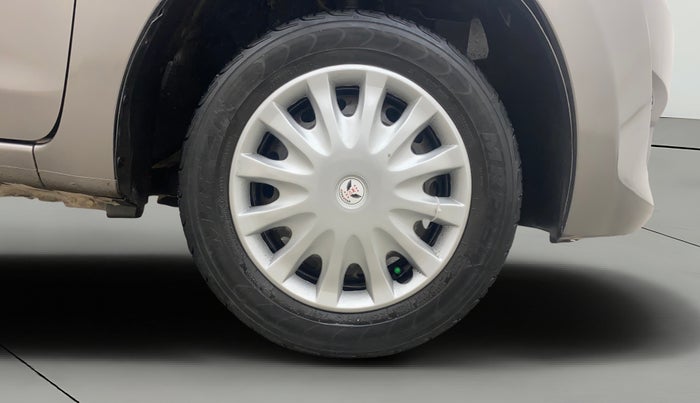 2017 Datsun Go Plus T, Petrol, Manual, 65,431 km, Right Front Wheel