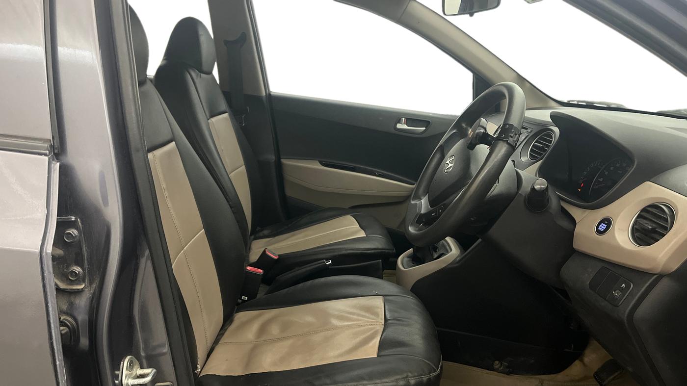 2015 Hyundai Grand i10 SPORTZ 1.2 KAPPA VTVT, Petrol, Manual, 1,13,358 km, Right Side Front Door Cabin