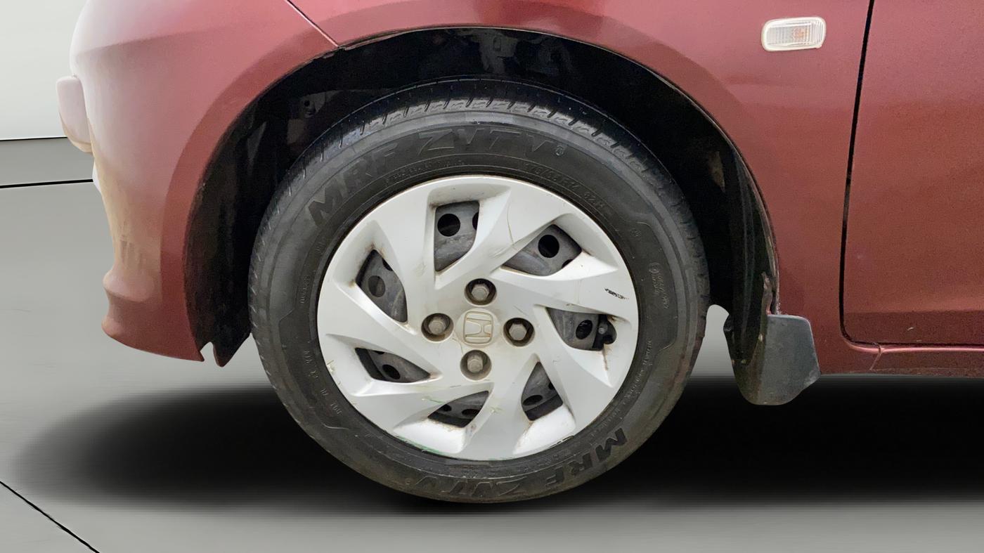 2014 Honda Amaze 1.5L I-DTEC E, Diesel, Manual, 1,00,010 km, Left Front Wheel