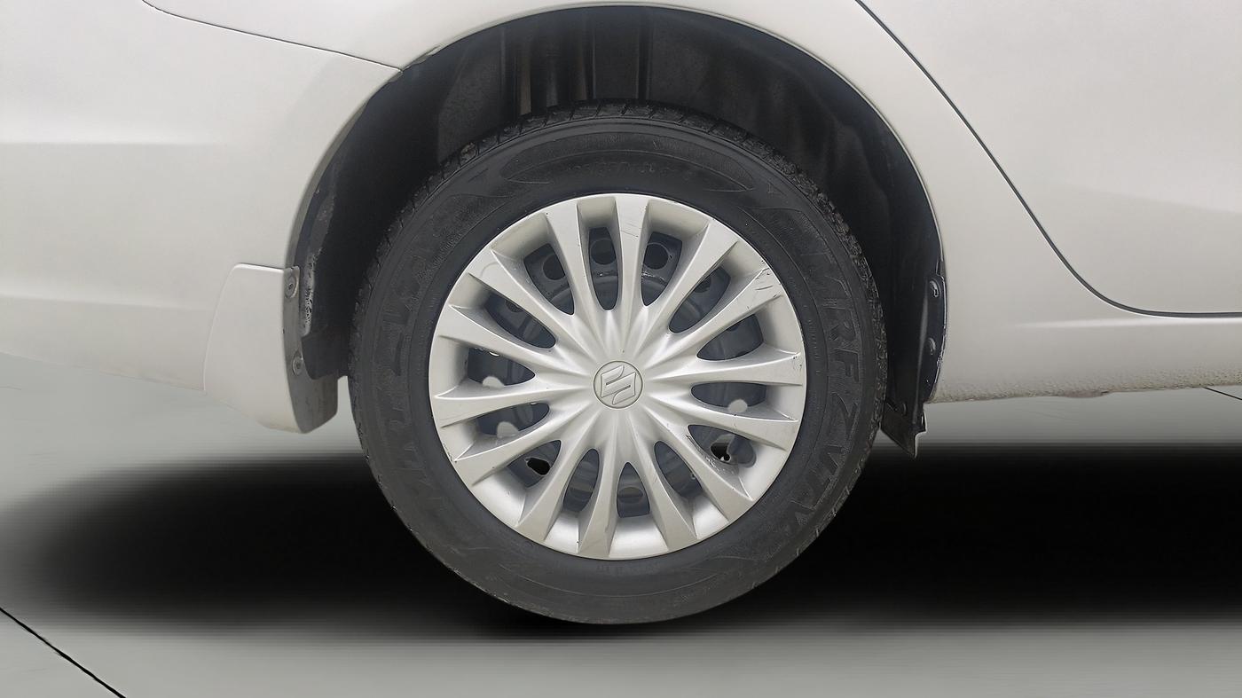 2016 Maruti Ciaz VXI, Petrol, Manual, 400 km, Right Rear Wheel