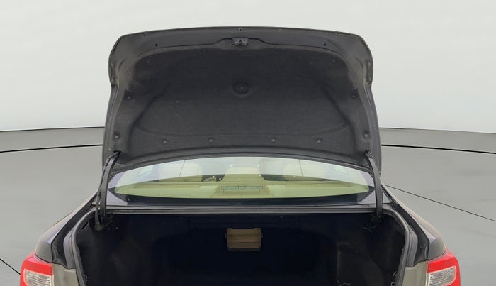 2012 Toyota Camry 2.5L AT, Petrol, Automatic, 1,07,423 km, Boot Door Open