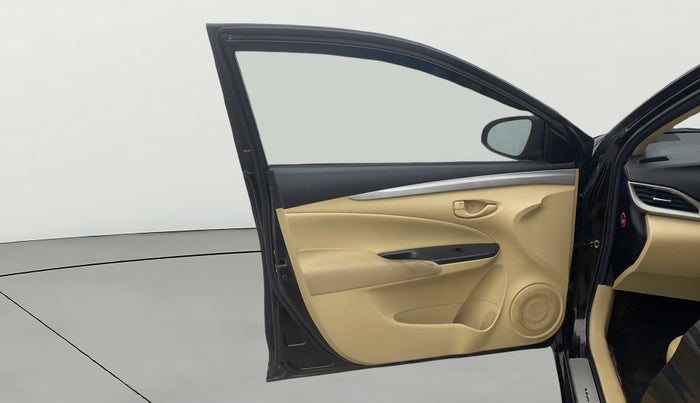 2020 Toyota YARIS J MT, CNG, Manual, 69,734 km, LHS Front Door