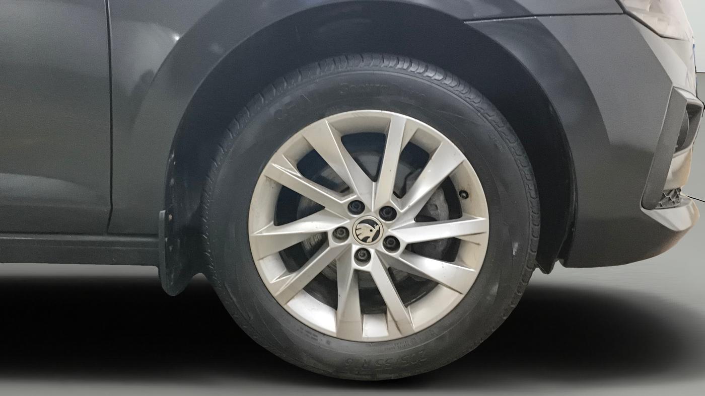2023 Skoda SLAVIA AMBITION 1.0L TSI AT, Petrol, Automatic, 28,137 km, Right Front Wheel