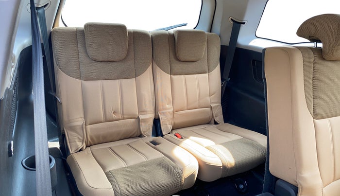 2020 Mahindra XUV500 W9 AT, Diesel, Automatic, 74,659 km, Third Seat Row ( optional )