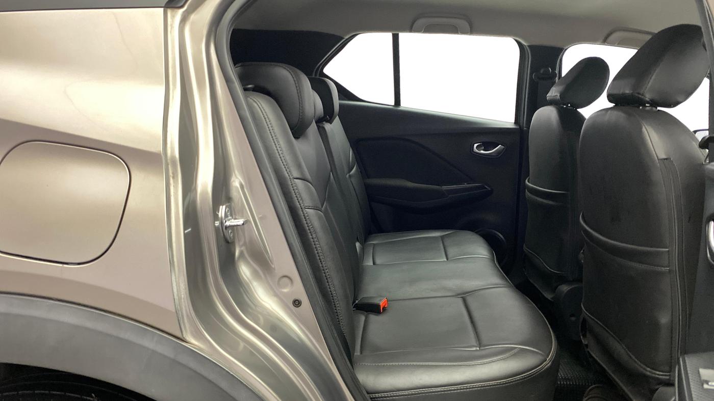 2019 Nissan Kicks XV 1.5, Petrol, Manual, 47,427 km, Right Side Rear Door Cabin