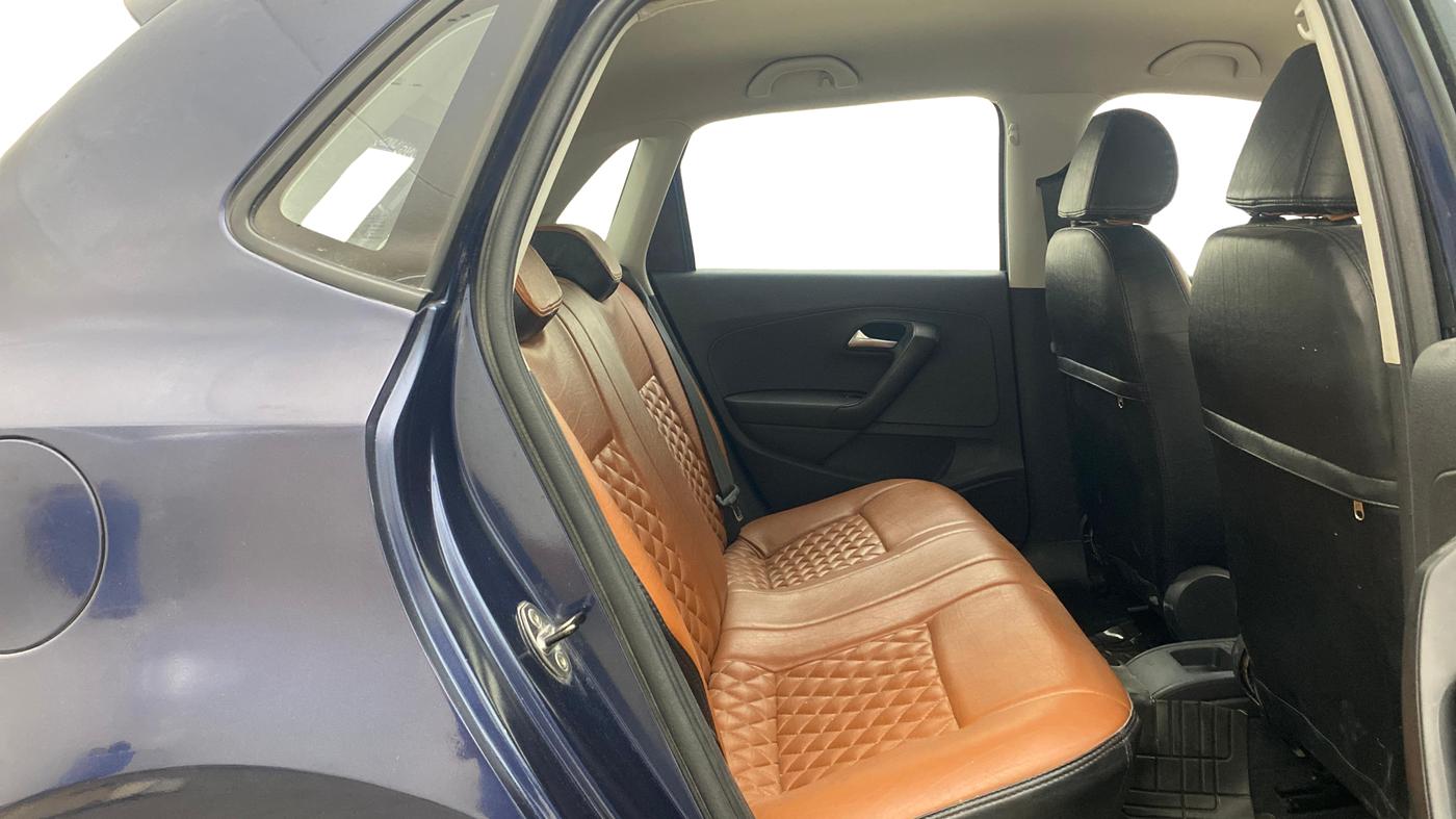 2015 Volkswagen Polo COMFORTLINE 1.2L, Petrol, Manual, 94,778 km, Right Side Rear Door Cabin