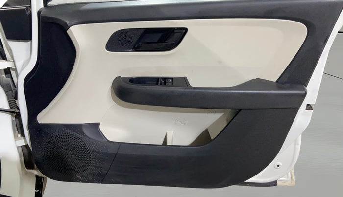 2021 Tata ALTROZ XE PLUS DIESEL, Diesel, Manual, 87,187 km, Driver Side Door Panels Control