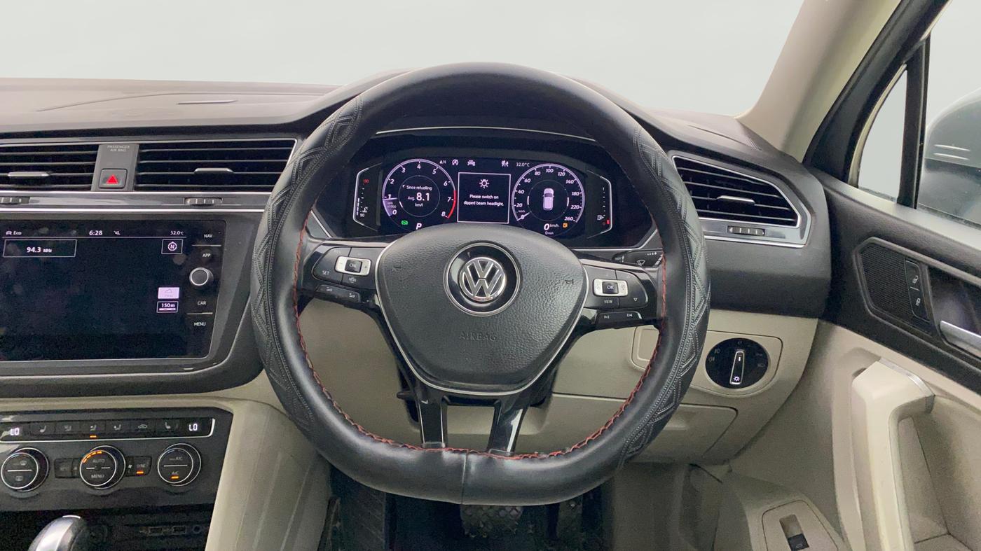2019 Volkswagen TIGUAN ALL SPACE 2.0 TSI, Petrol, Automatic, 1,20,544 km, Steering Wheel Close Up