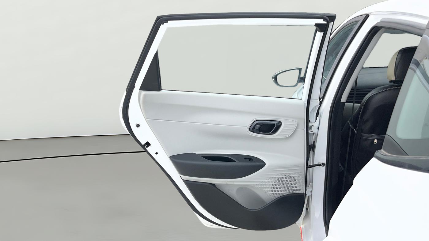 2025 Hyundai NEW I20 Sportz (O) 1.2 IVT, Petrol, Automatic, 11,272 km, LHS Rear Door