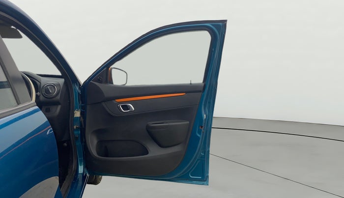 2021 Renault Kwid CLIMBER 1.0 (O), Petrol, Manual, 25,526 km, RHS Front Door