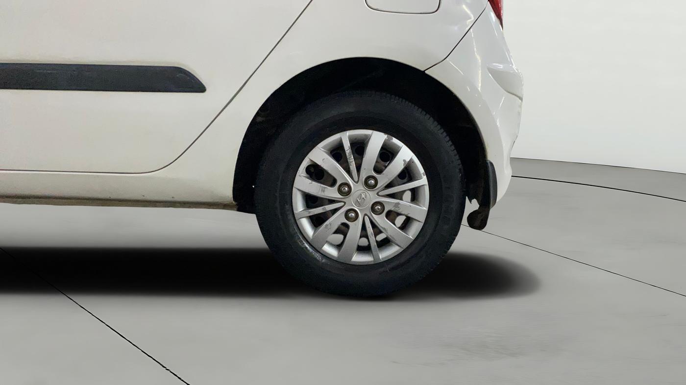 2016 Hyundai i10 SPORTZ 1.1, Petrol, Manual, 63,095 km, Left Rear Wheel