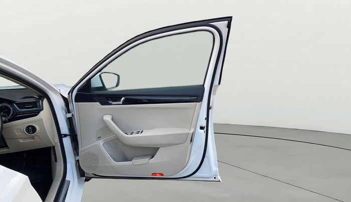 2018 Skoda Superb L&K 1.8 TSI AT, Petrol, Automatic, 82,308 km, RHS Front Door