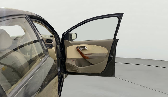 2014 Skoda Rapid ELEGANCE 1.6 MPI MT, Petrol, Manual, 80,416 km, RHS Front Door