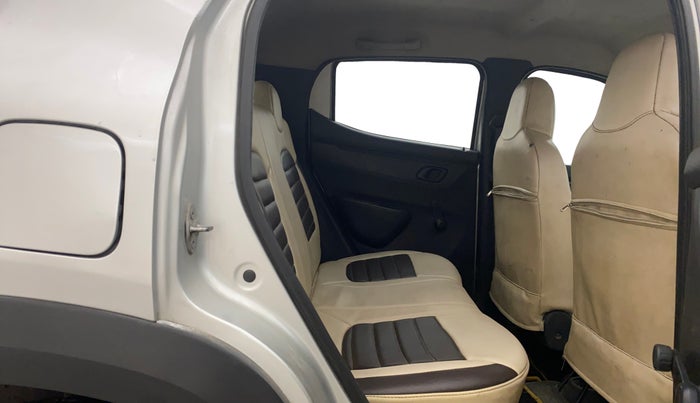 2016 Renault Kwid RXT 0.8, Petrol, Manual, 43,670 km, Right Side Rear Door Cabin