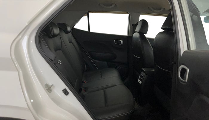 2021 Hyundai VENUE S+ 1.2, Petrol, Manual, 45,320 km, Right Side Rear Door Cabin