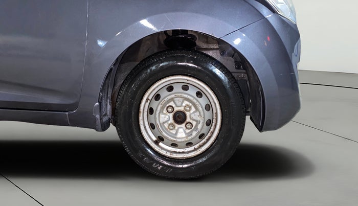 2015 Hyundai Eon ERA +, CNG, Manual, 90,766 km, Right Front Wheel