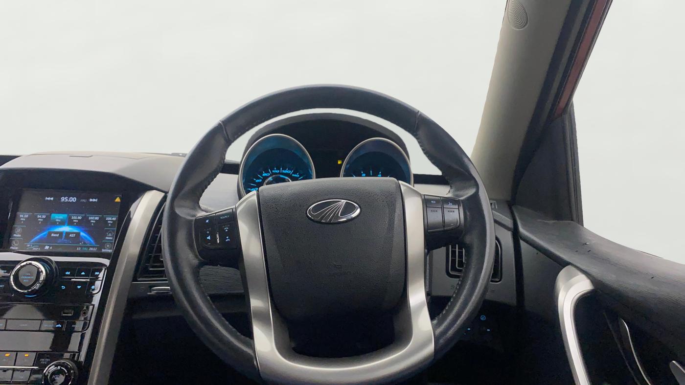 2019 Mahindra XUV500 W9 AT, Diesel, Automatic, 61,586 km, Steering Wheel Close Up