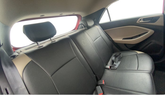 2016 Hyundai Elite i20 ASTA 1.2 (O), Petrol, Manual, 59,221 km, Right Side Rear Door Cabin