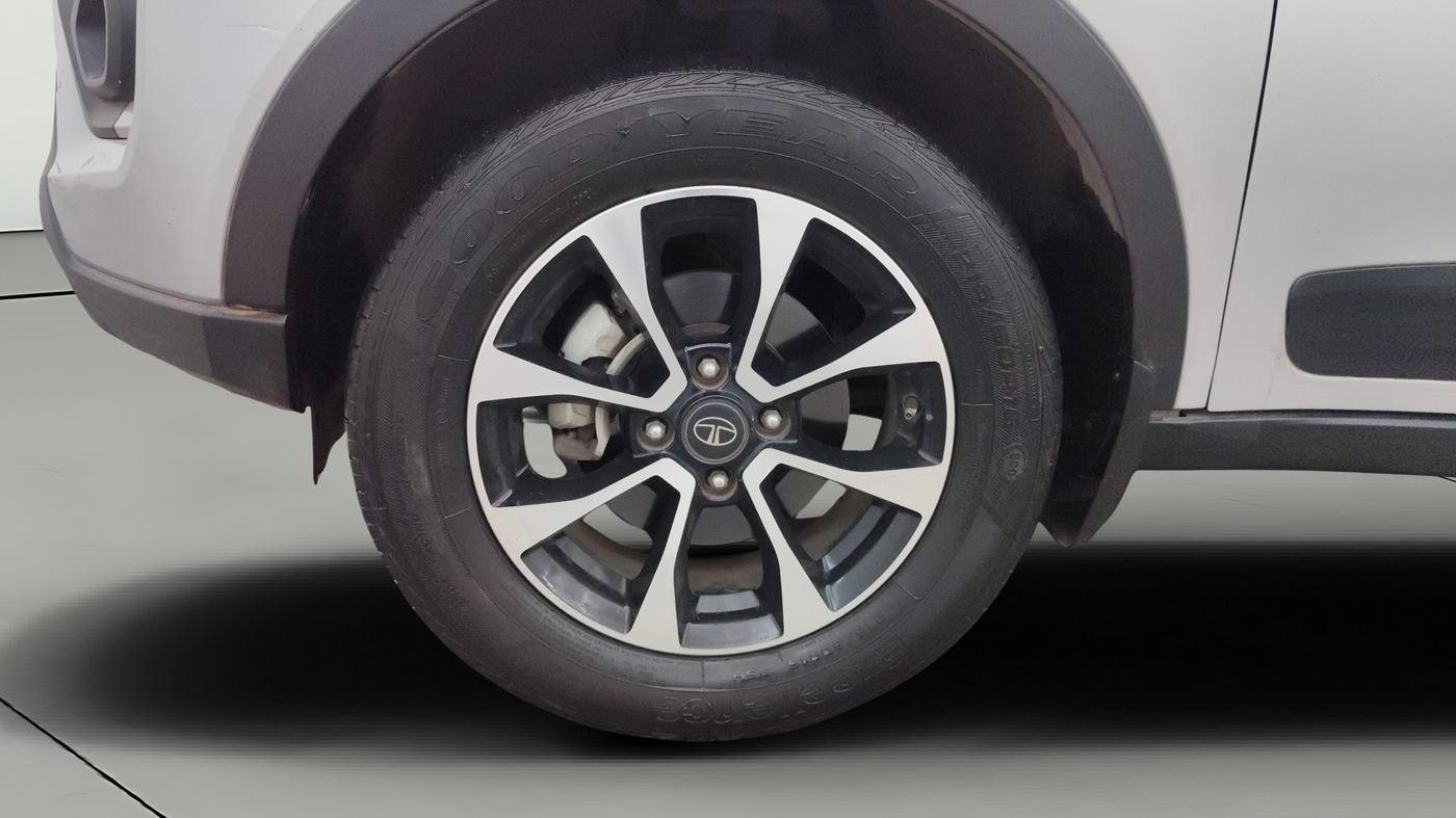 2021 Tata NEXON XZA PLUS (O) DIESEL, Diesel, Automatic, 51,058 km, Left Front Wheel