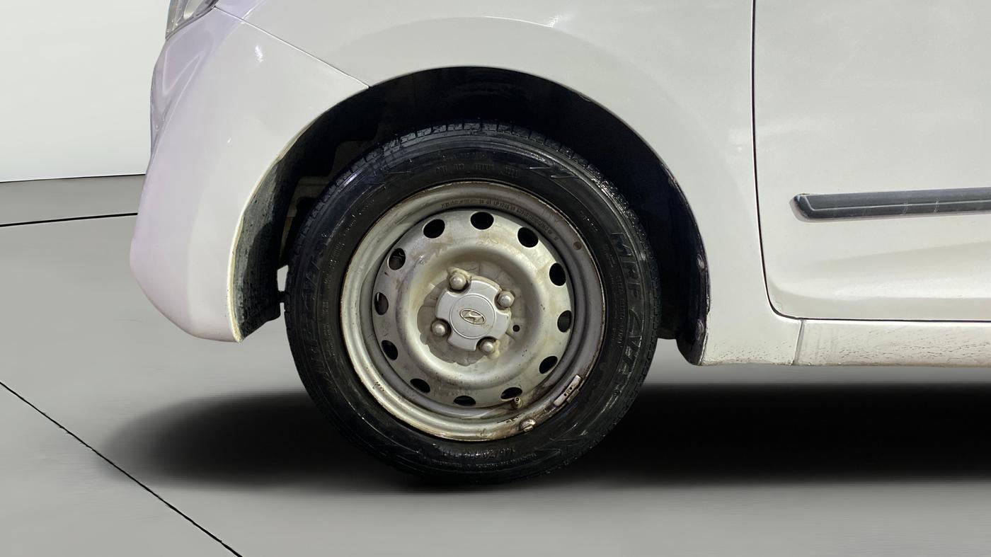 2018 Hyundai Eon D-LITE+, Petrol, Manual, 57,217 km, Left Front Wheel