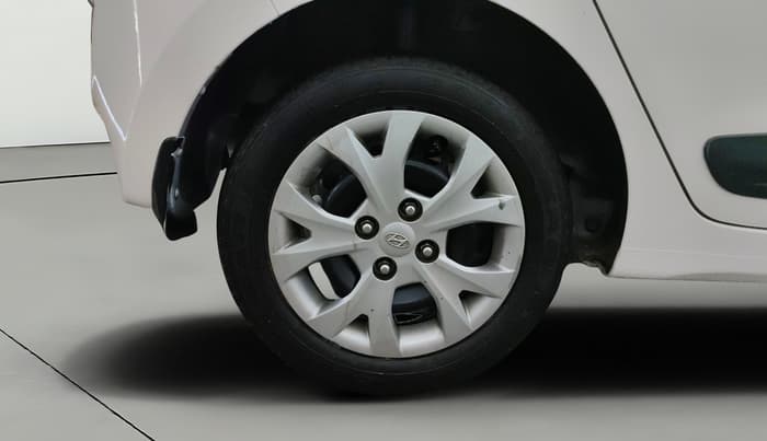 2016 Hyundai Grand i10 SPORTZ 1.2 KAPPA VTVT, Petrol, Manual, 36,454 km, Right Rear Wheel
