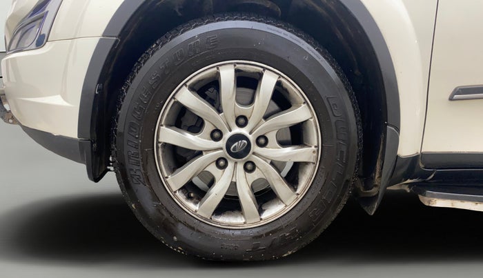 2016 Mahindra XUV500 W10, Diesel, Manual, 1,05,526 km, Left Front Wheel