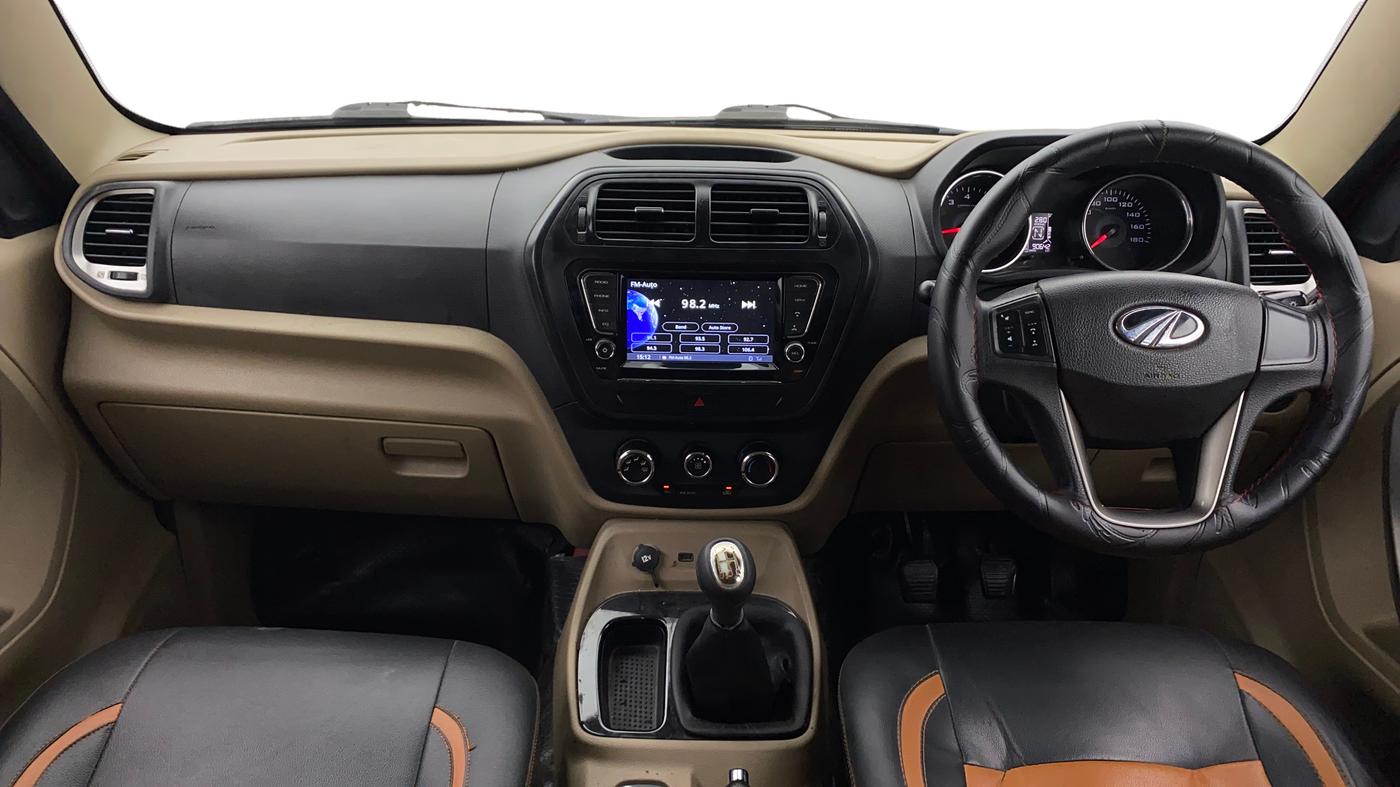 2019 Mahindra TUV300 T10, Diesel, Manual, 90,633 km, Dashboard