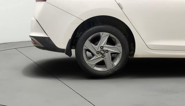 2022 Hyundai Verna SX 1.5 VTVT, Petrol, Manual, 37,361 km, Right Rear Wheel